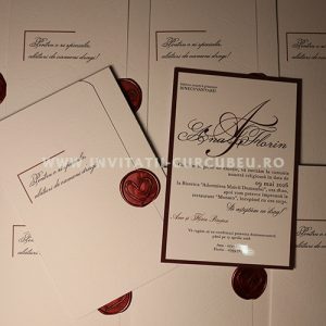 Invitație de Nuntă cu Sigiliu – Model Elegant cu Accente Bordo